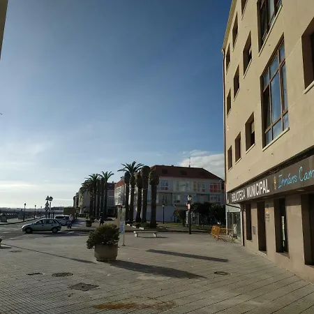 En El Paseo Maritimo A Pie De Playa *